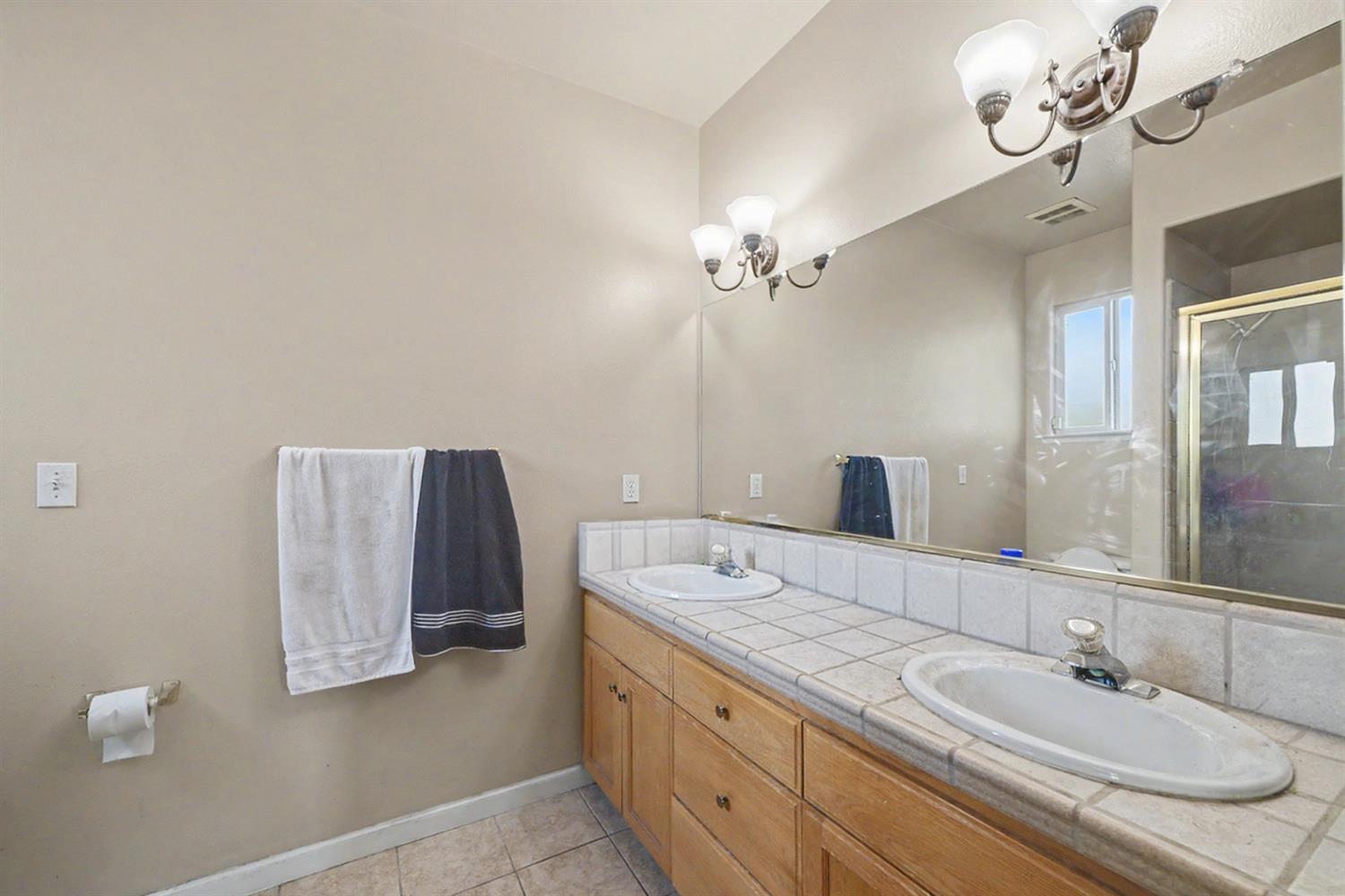 755 E Cornell Ave, Fresno, CA 93704