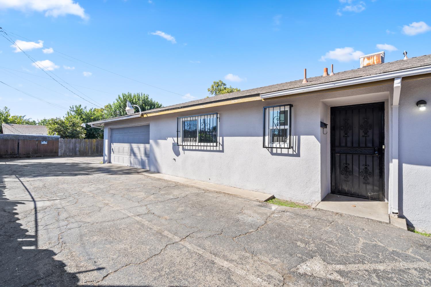 4584 E Tulare St, Fresno, CA 93702