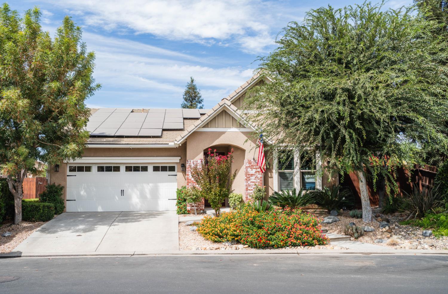 11375 N Via Ventana Way, Fresno, CA 93730