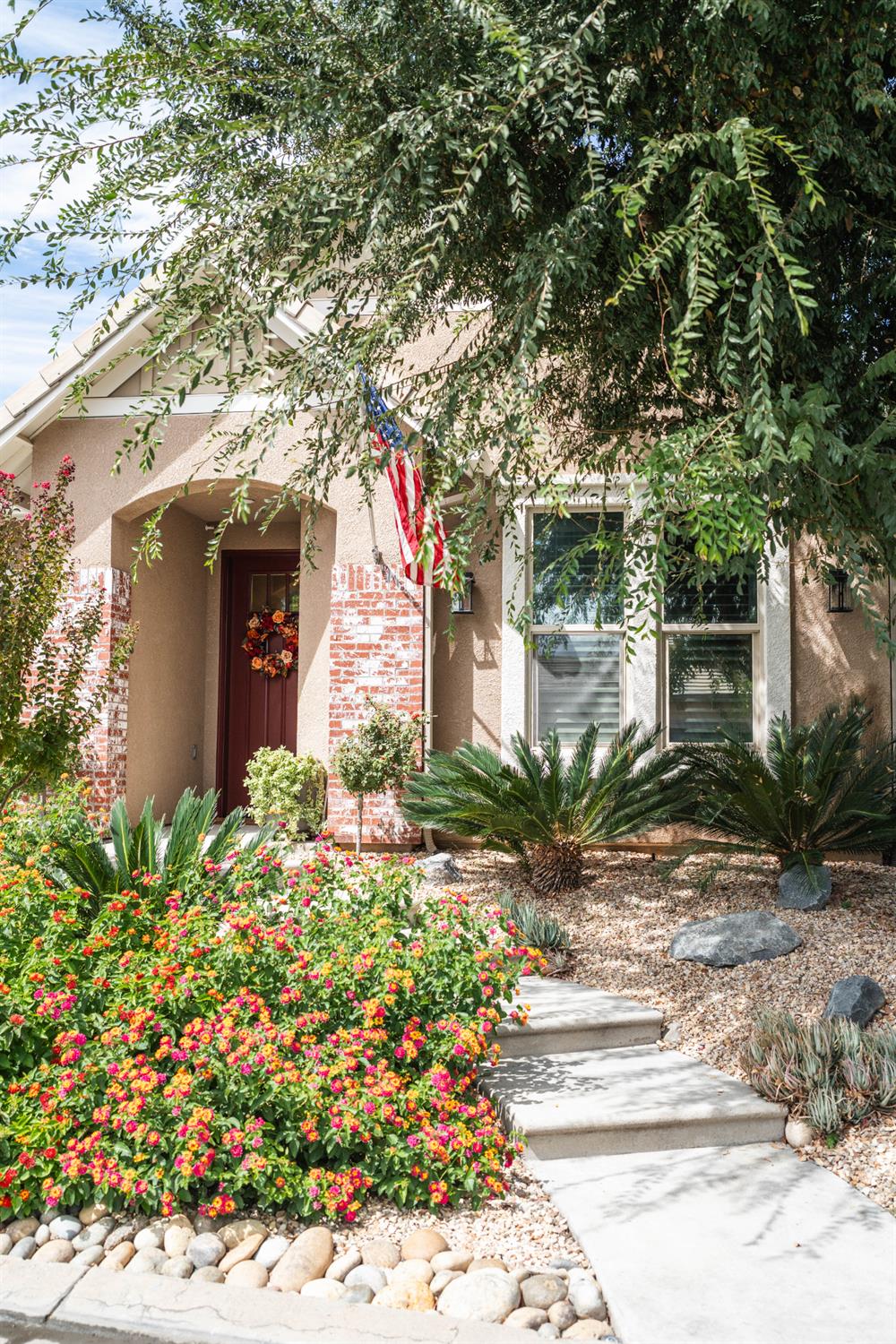 11375 N Via Ventana Way, Fresno, CA 93730