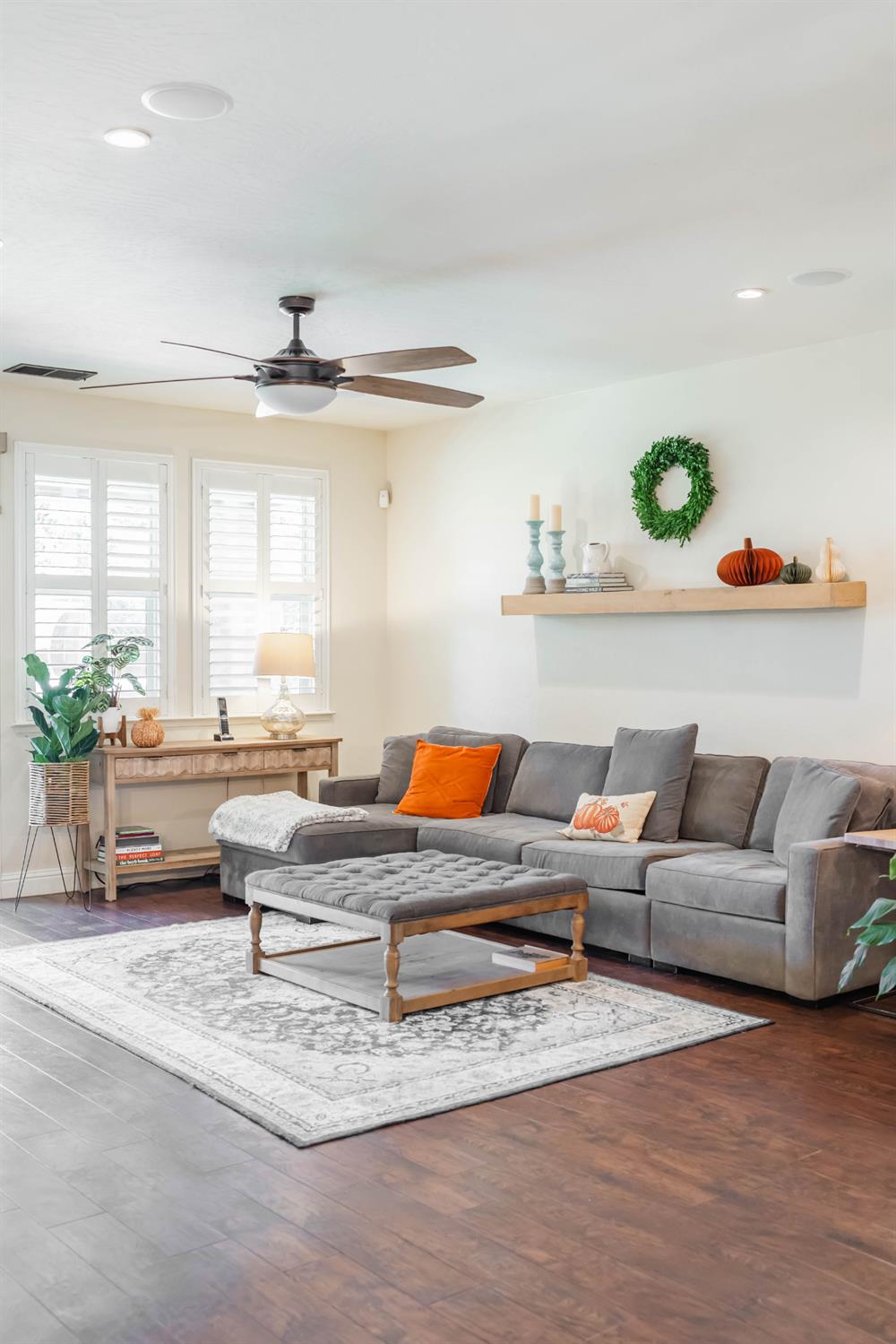 11375 N Via Ventana Way, Fresno, CA 93730