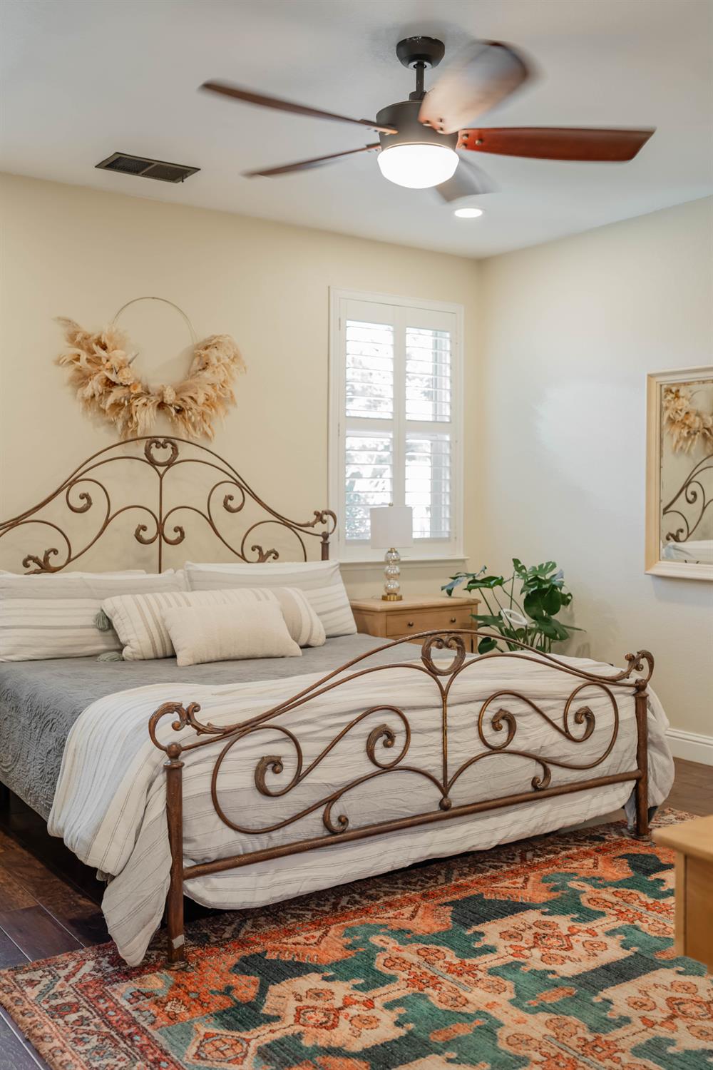 11375 N Via Ventana Way, Fresno, CA 93730