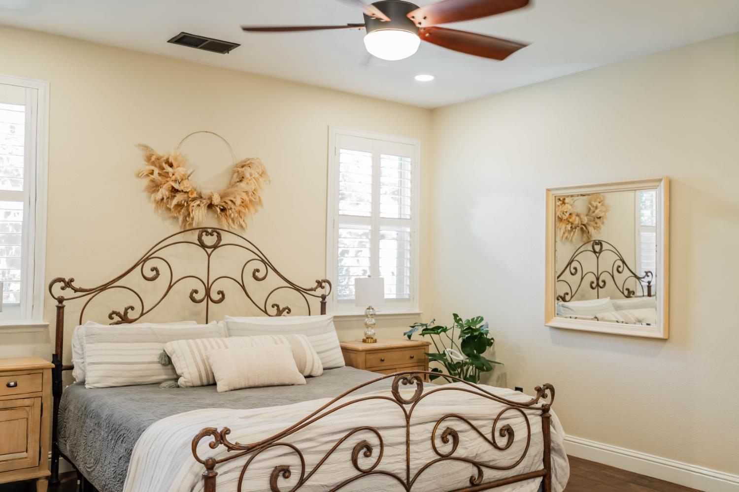 11375 N Via Ventana Way, Fresno, CA 93730