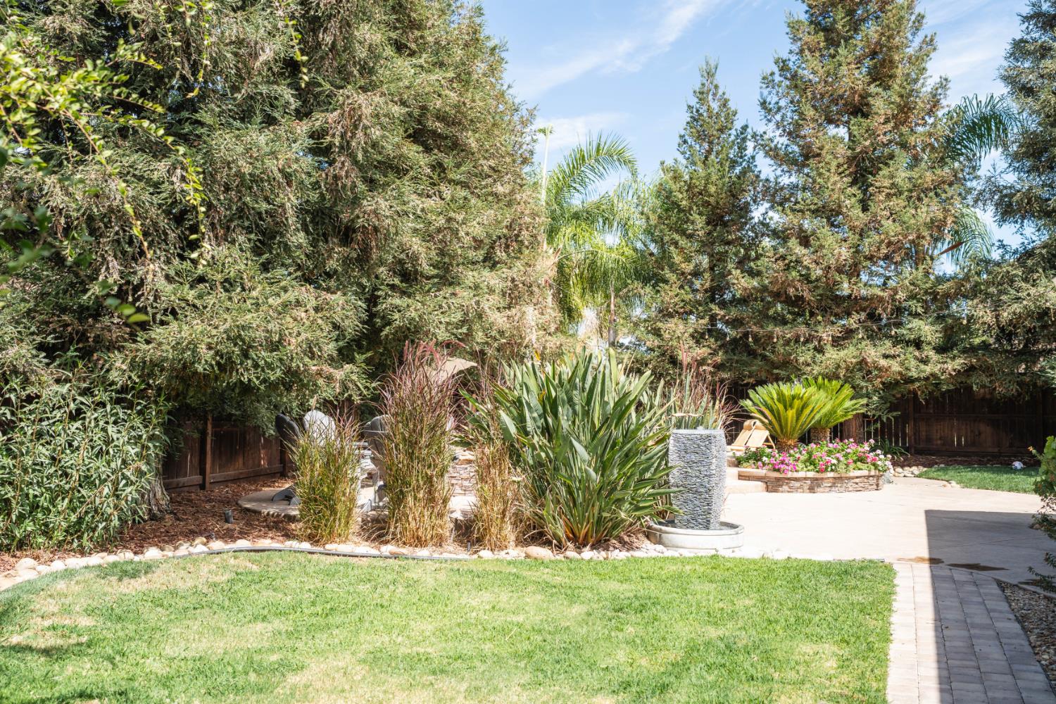 11375 N Via Ventana Way, Fresno, CA 93730