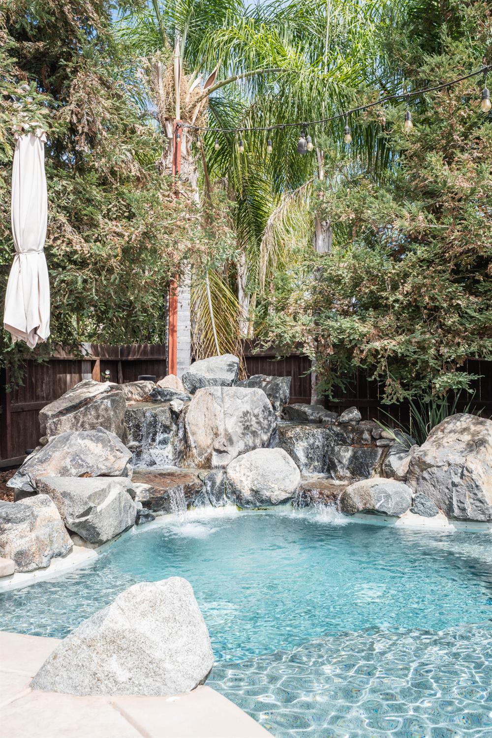11375 N Via Ventana Way, Fresno, CA 93730