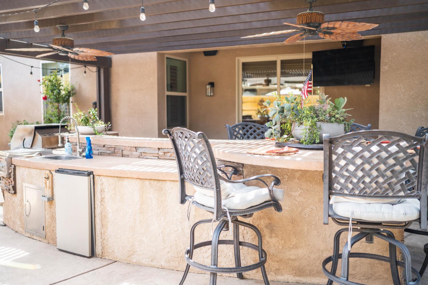 11375 N Via Ventana Way, Fresno, CA 93730