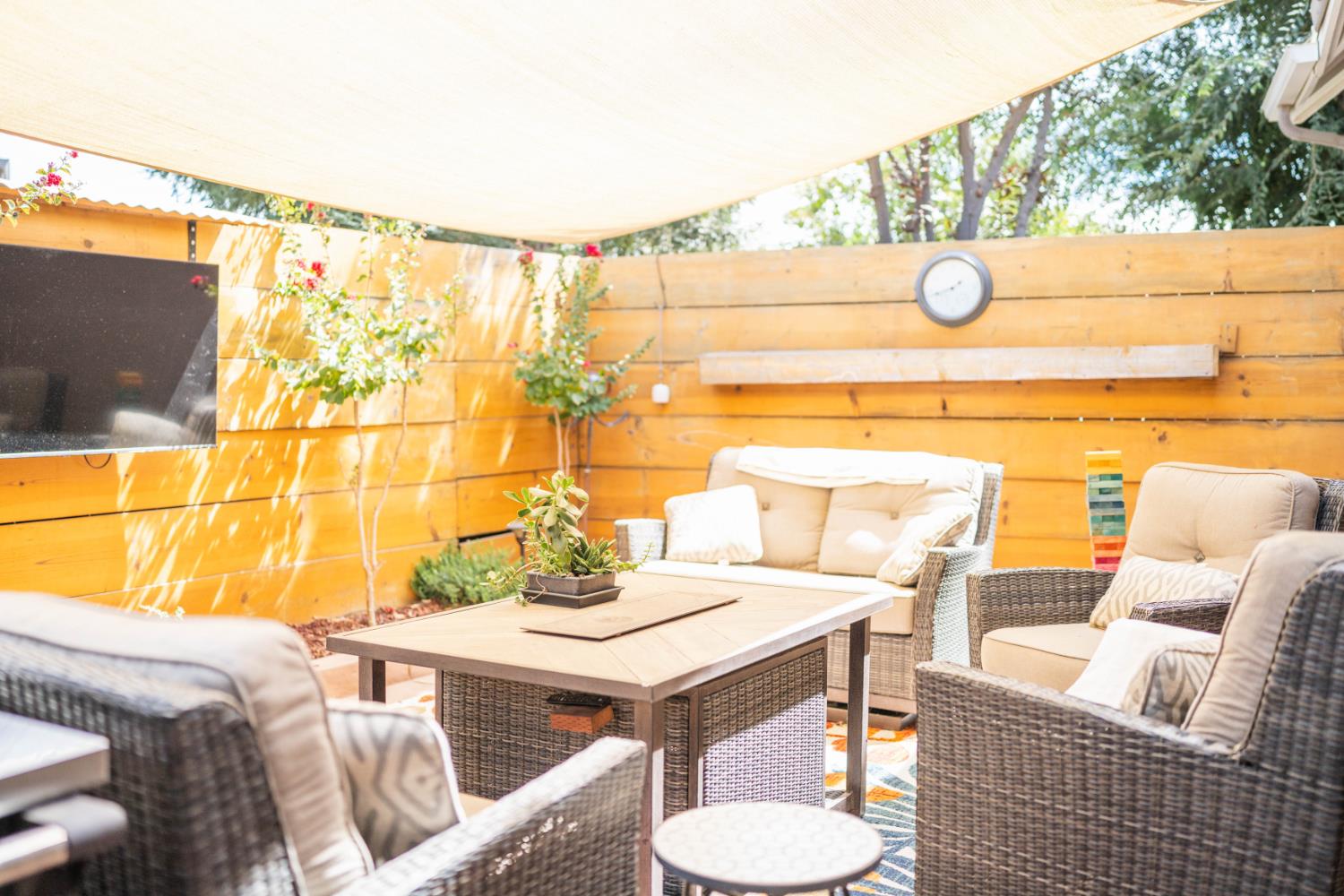 11375 N Via Ventana Way, Fresno, CA 93730