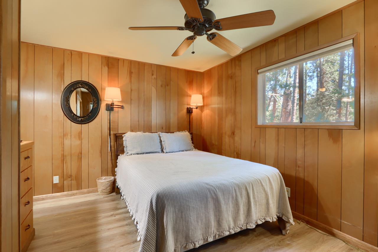 8067 Chilnualna Falls Rd, Wawona, CA 95389