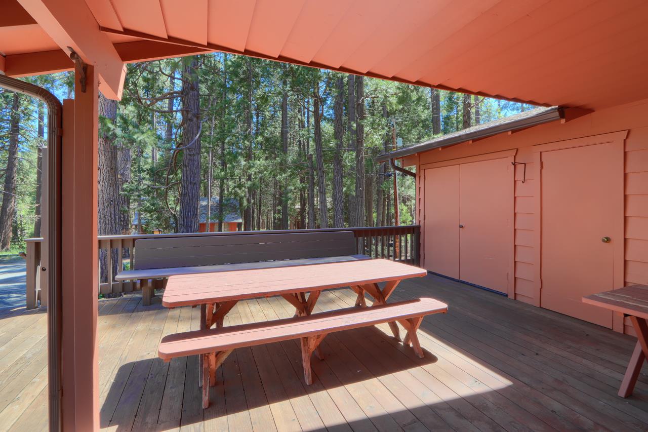 8067 Chilnualna Falls Rd, Wawona, CA 95389