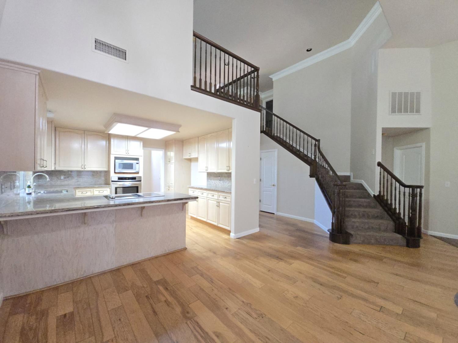 2237 Dawson Cove Ln S, Clovis, CA 93611