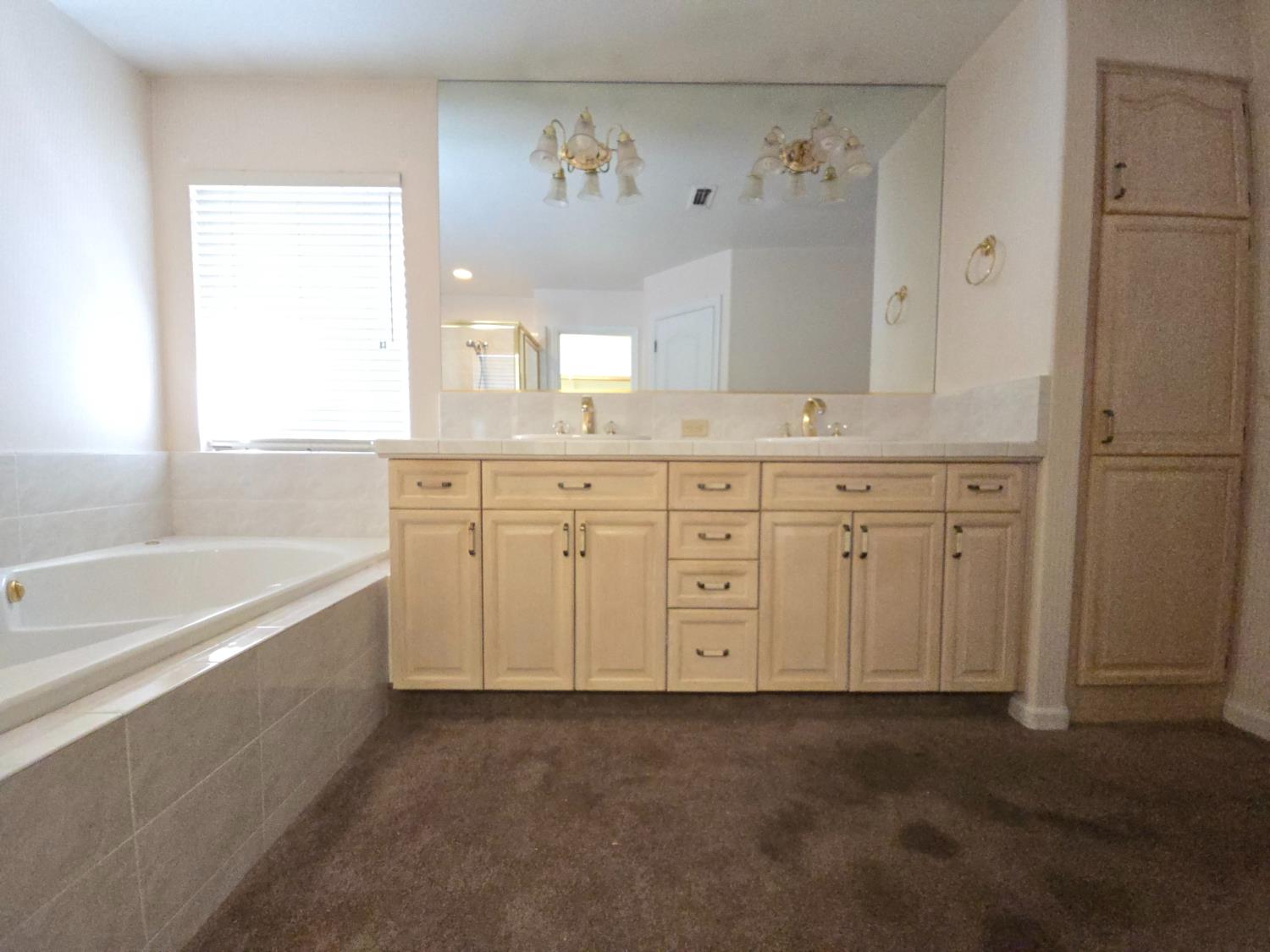 2237 Dawson Cove Ln S, Clovis, CA 93611