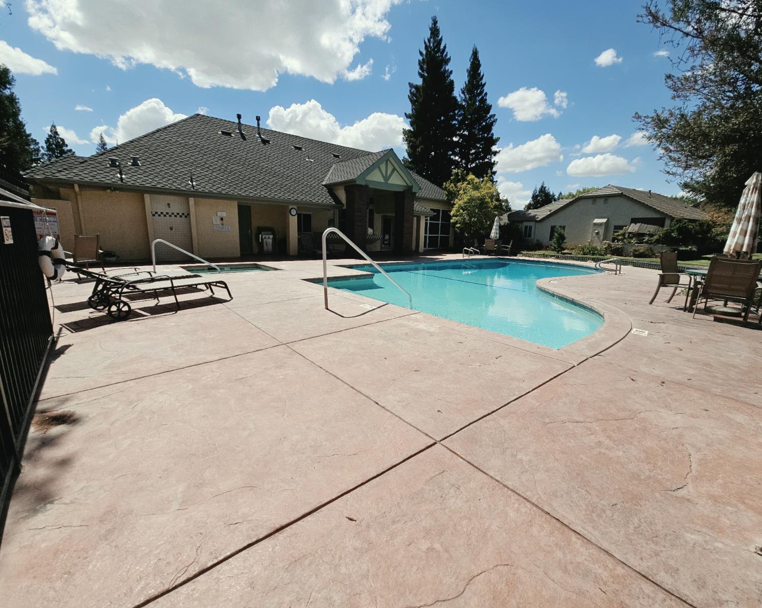 2237 Dawson Cove Ln S, Clovis, CA 93611