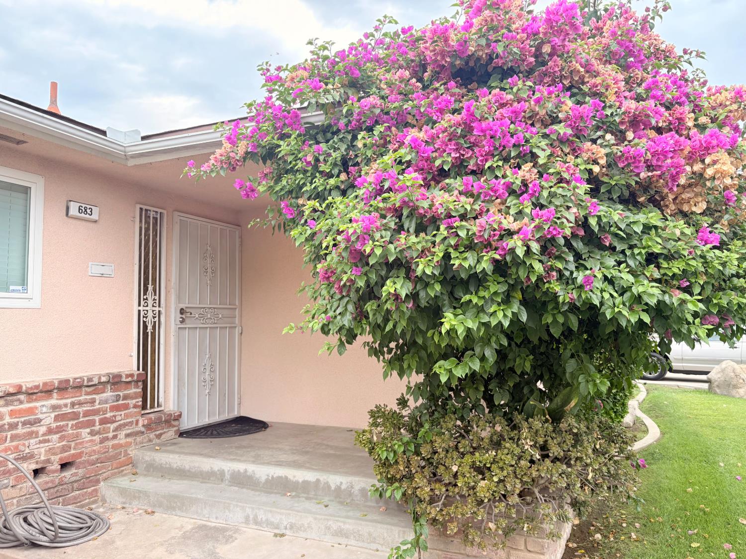 683 E Browning, Fresno, CA 93710