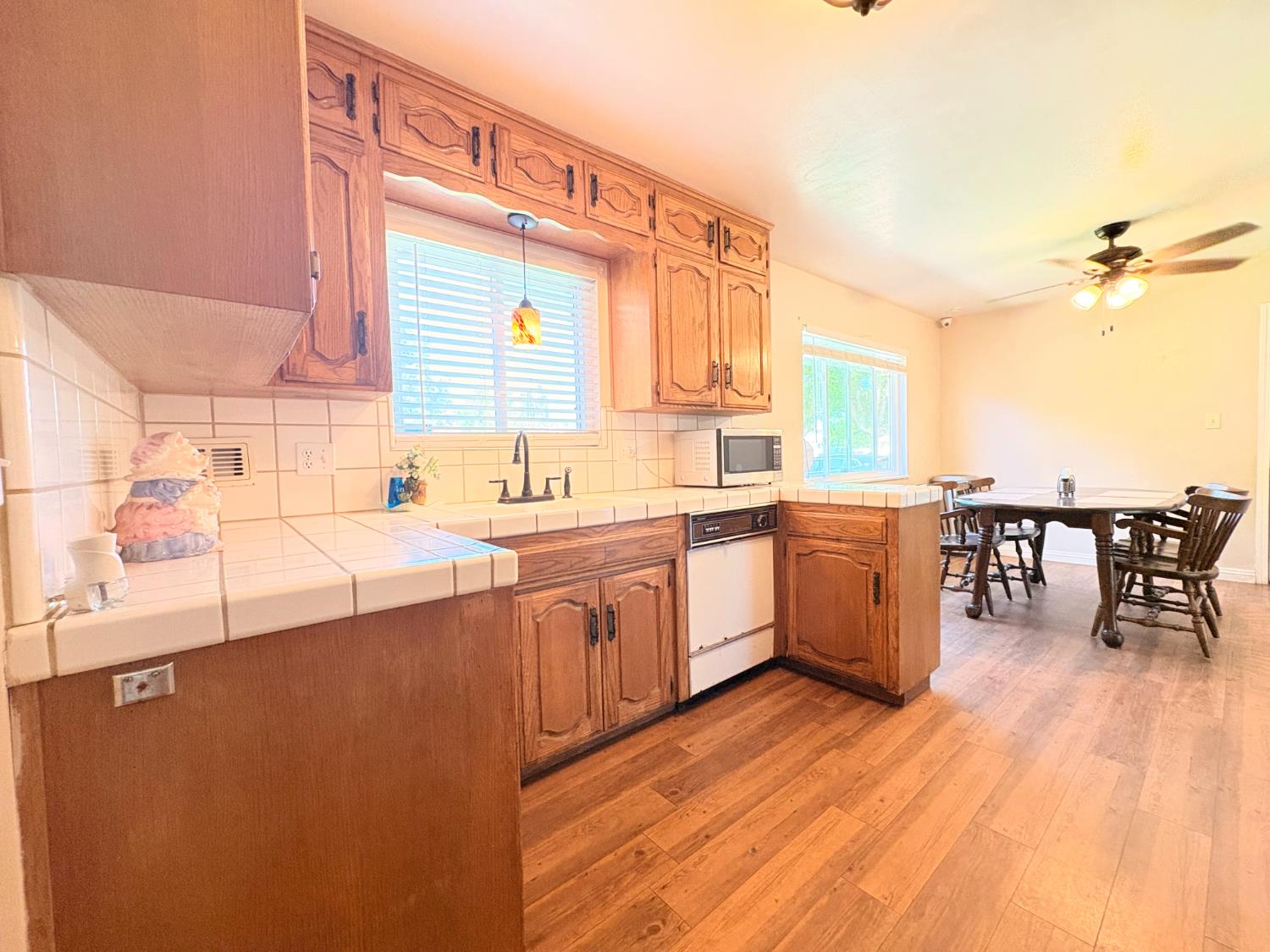 683 E Browning, Fresno, CA 93710