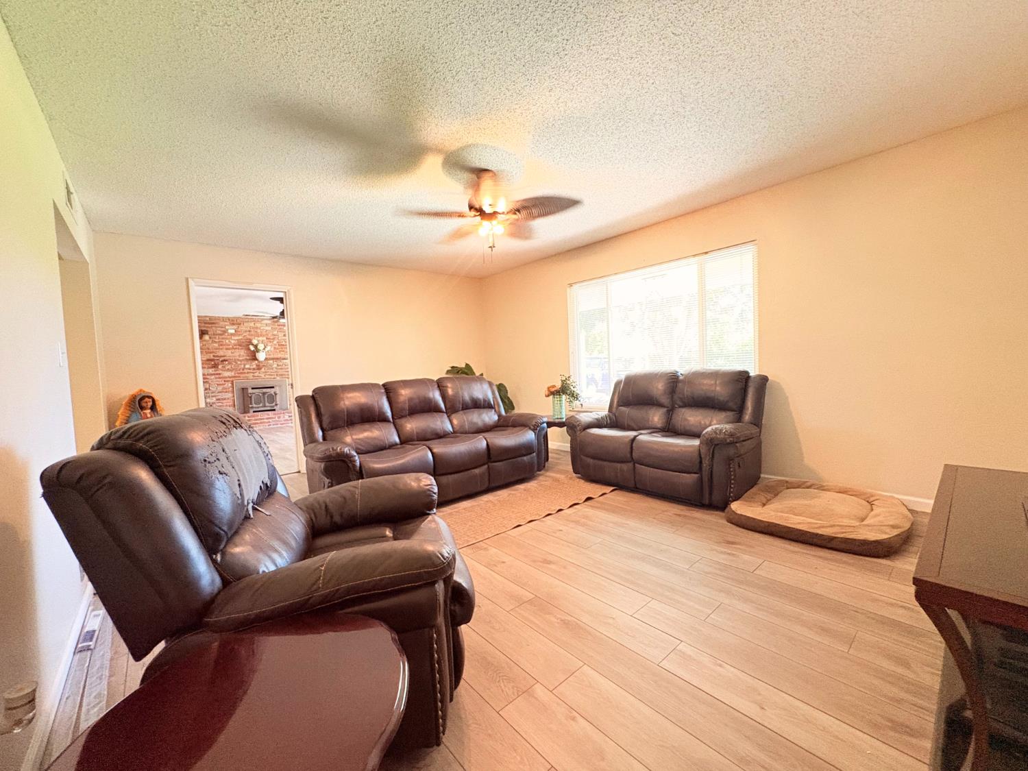 683 E Browning, Fresno, CA 93710