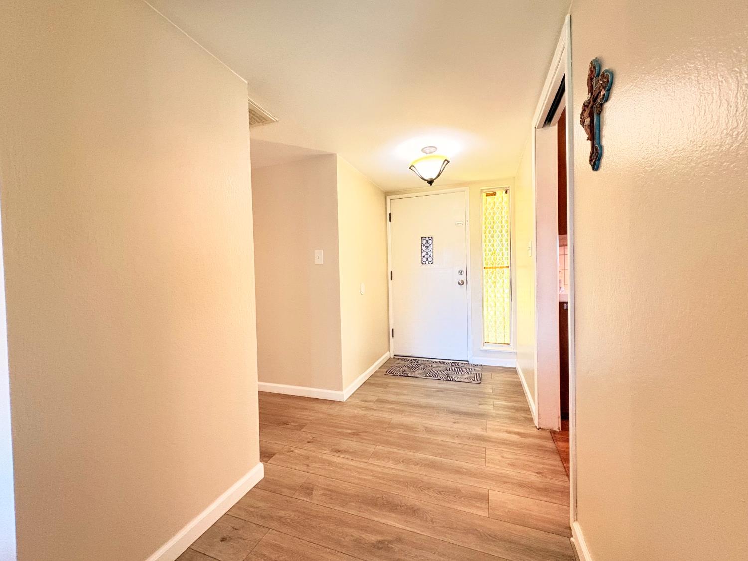 683 E Browning, Fresno, CA 93710