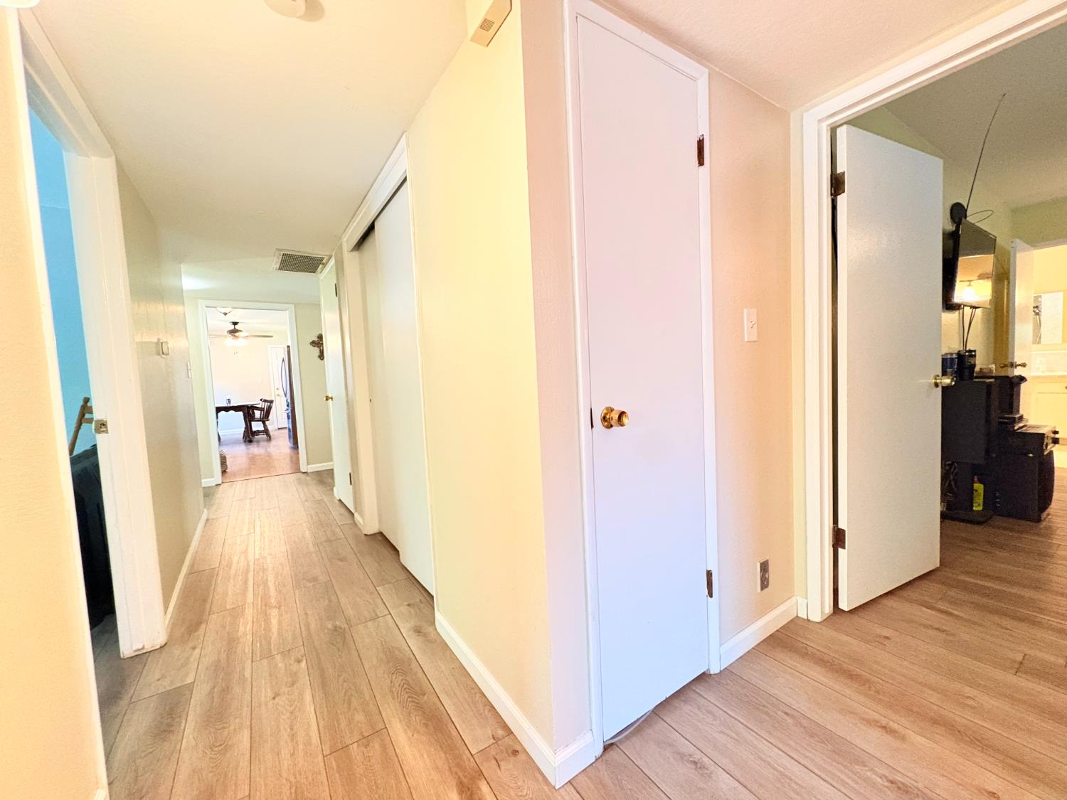 683 E Browning, Fresno, CA 93710
