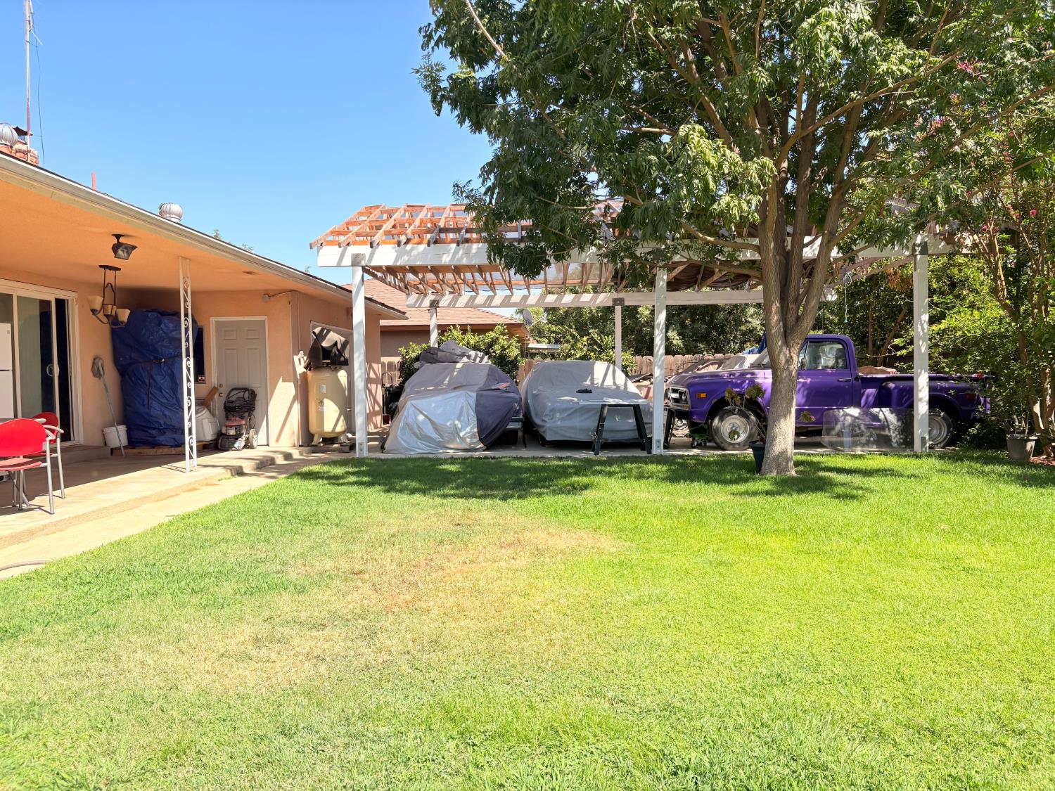 683 E Browning, Fresno, CA 93710