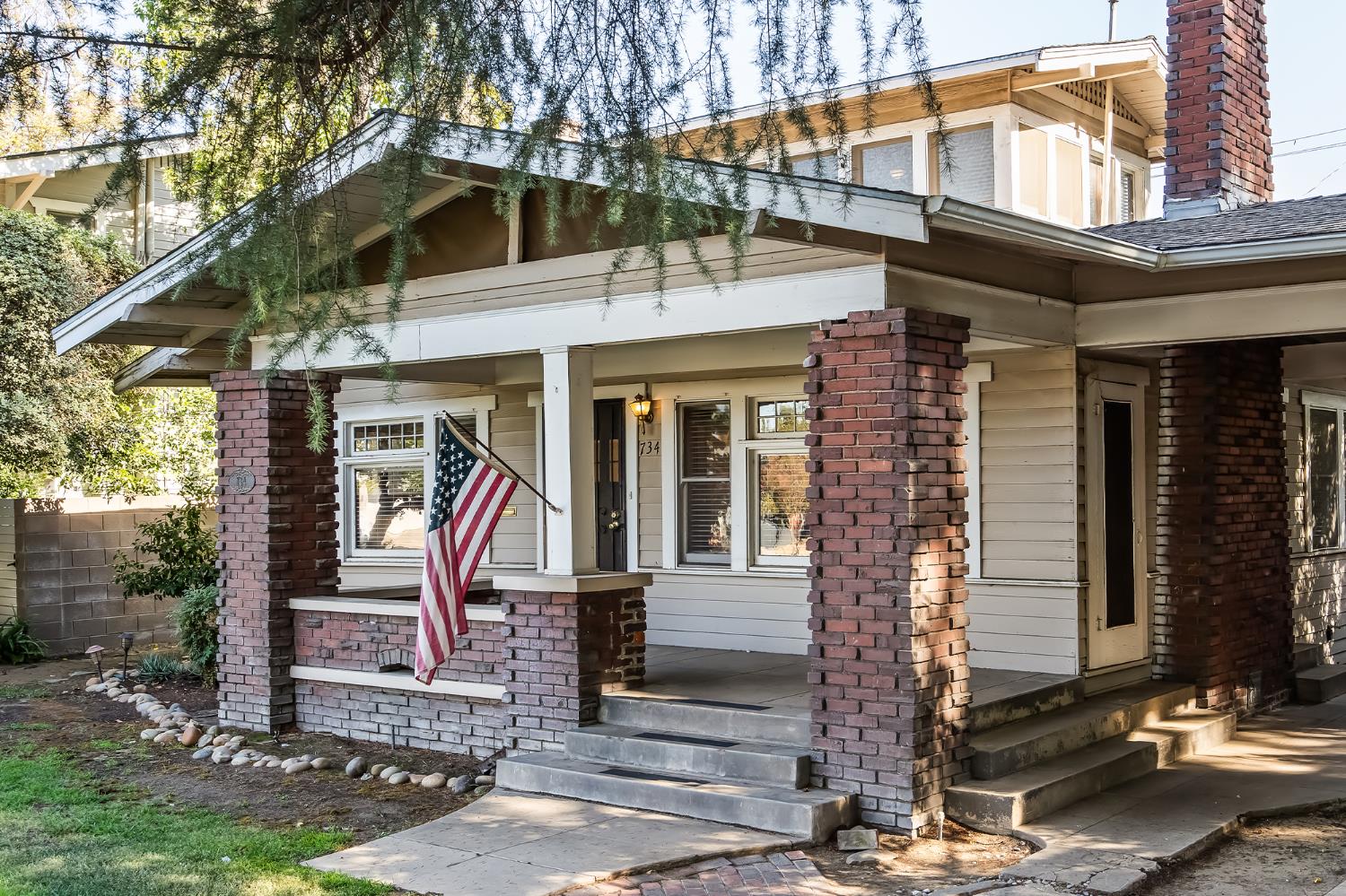 734 E Peralta Way, Fresno, CA 93704