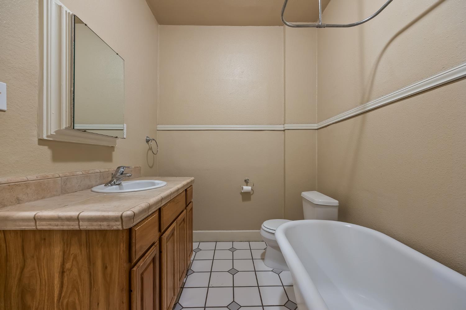 734 E Peralta Way, Fresno, CA 93704