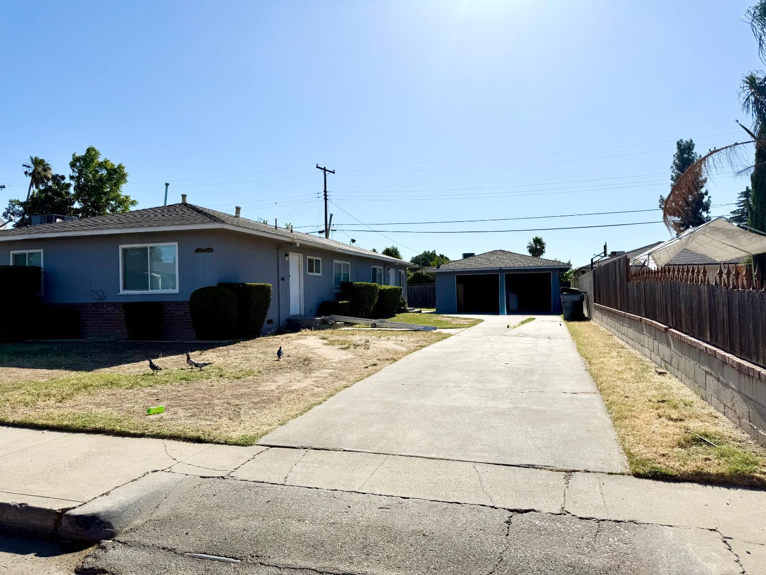 2104 Mayfair Dr W, Fresno, CA 93703