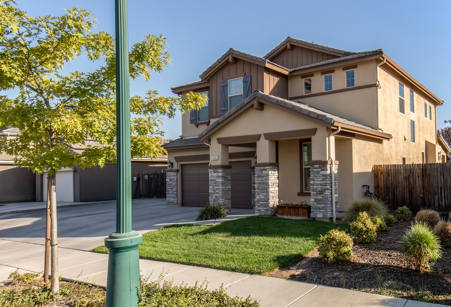 1604 porter, Visalia, CA 93291