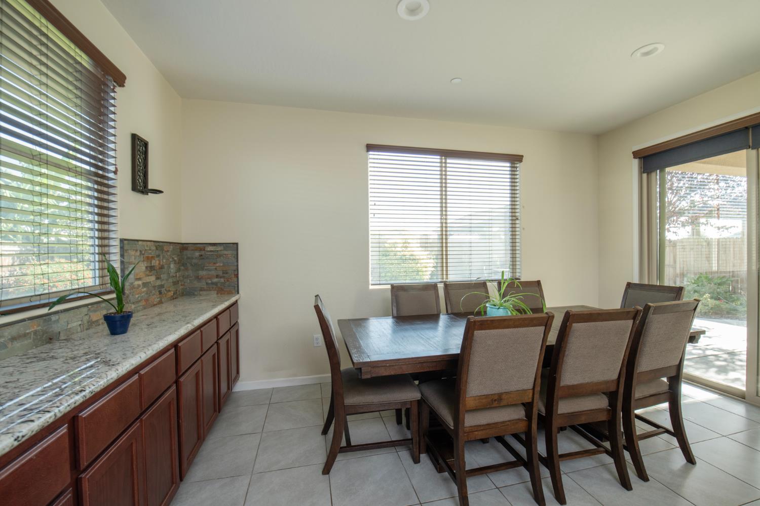 1604 porter, Visalia, CA 93291