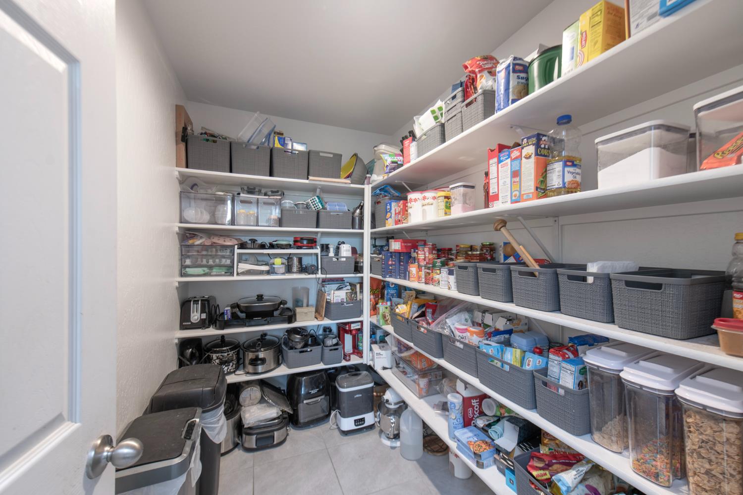 1604 porter, Visalia, CA 93291