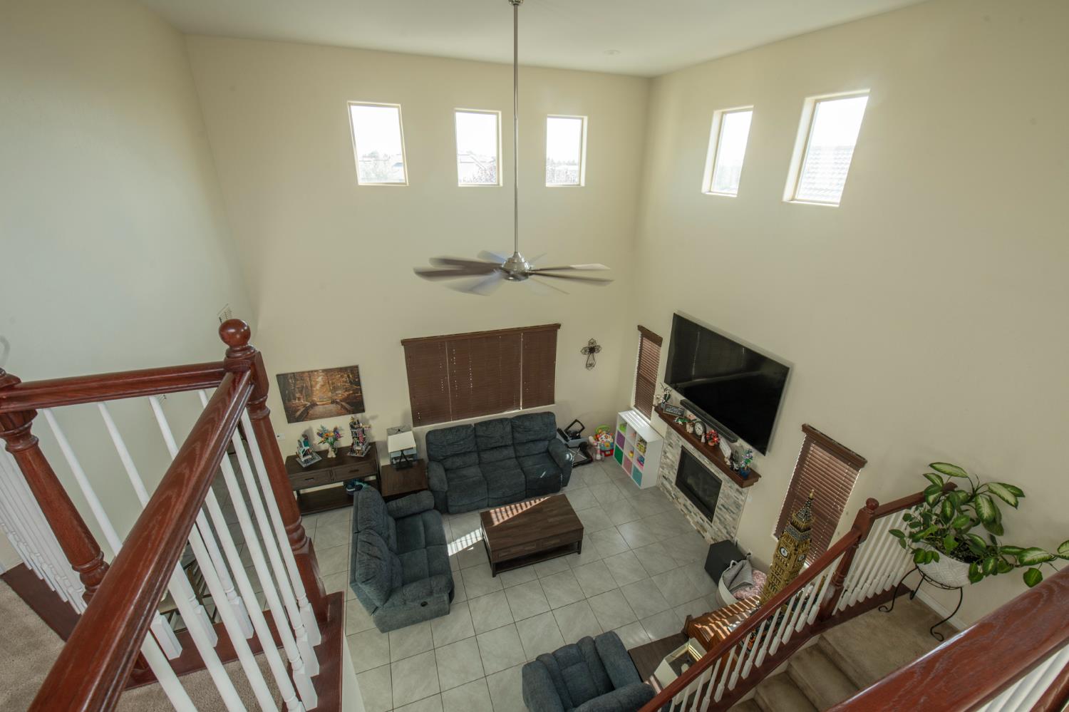 1604 porter, Visalia, CA 93291