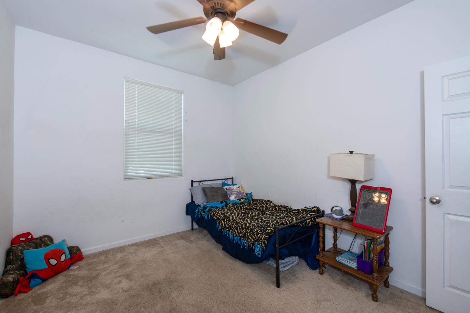 1604 porter, Visalia, CA 93291