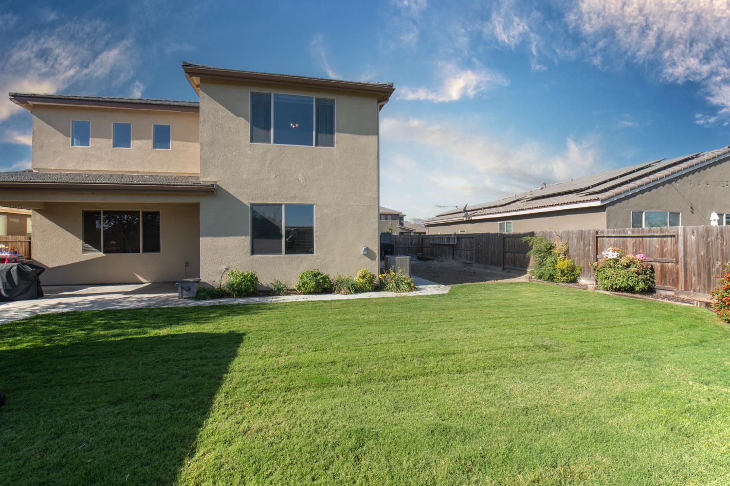 1604 porter, Visalia, CA 93291