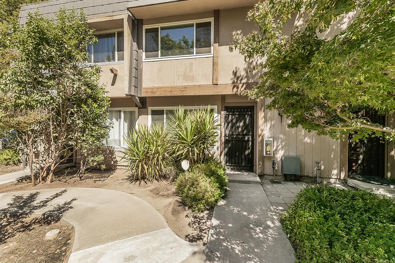 5138 E Ashlan Ave #127, Fresno, CA 93727