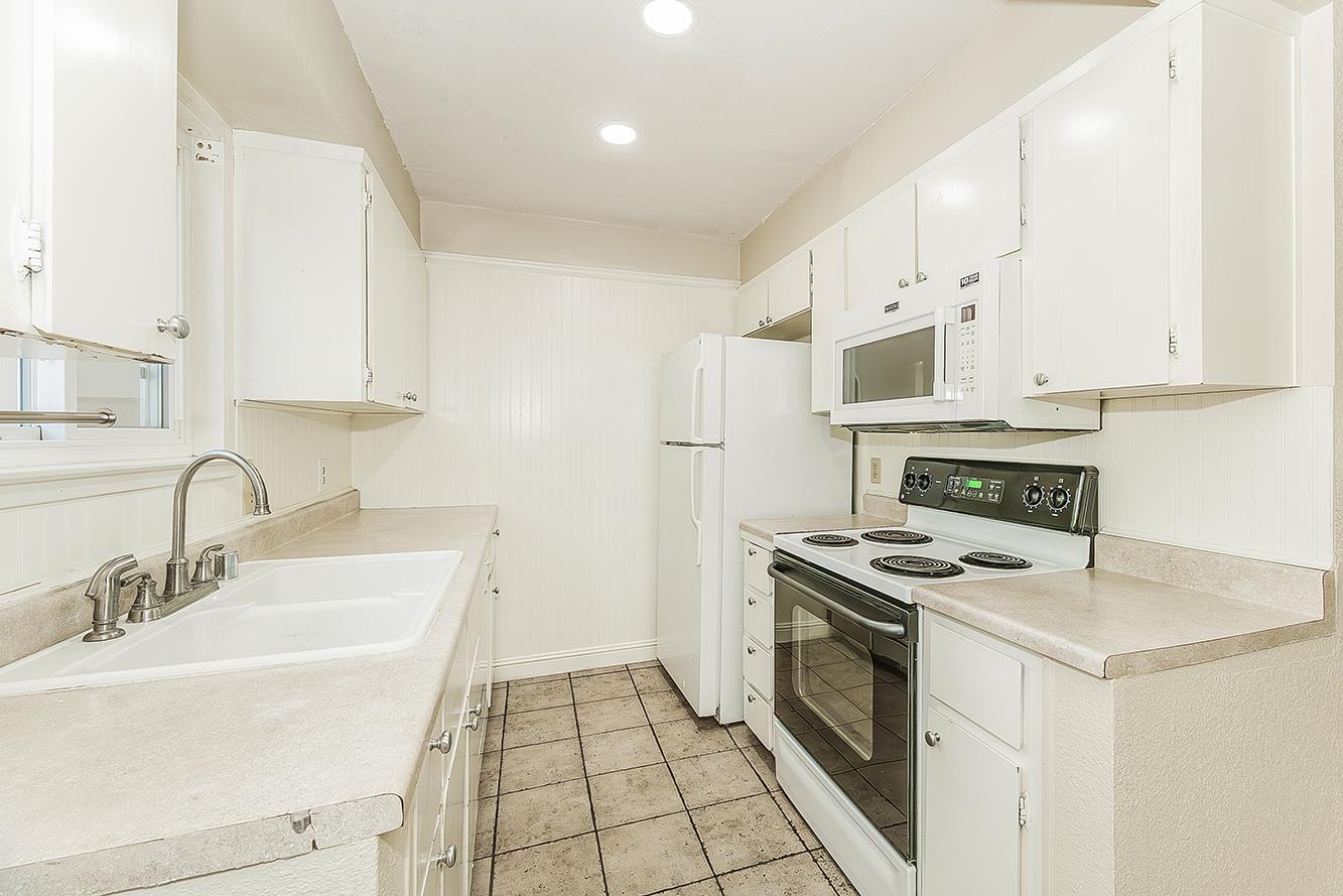 5138 E Ashlan Ave #127, Fresno, CA 93727