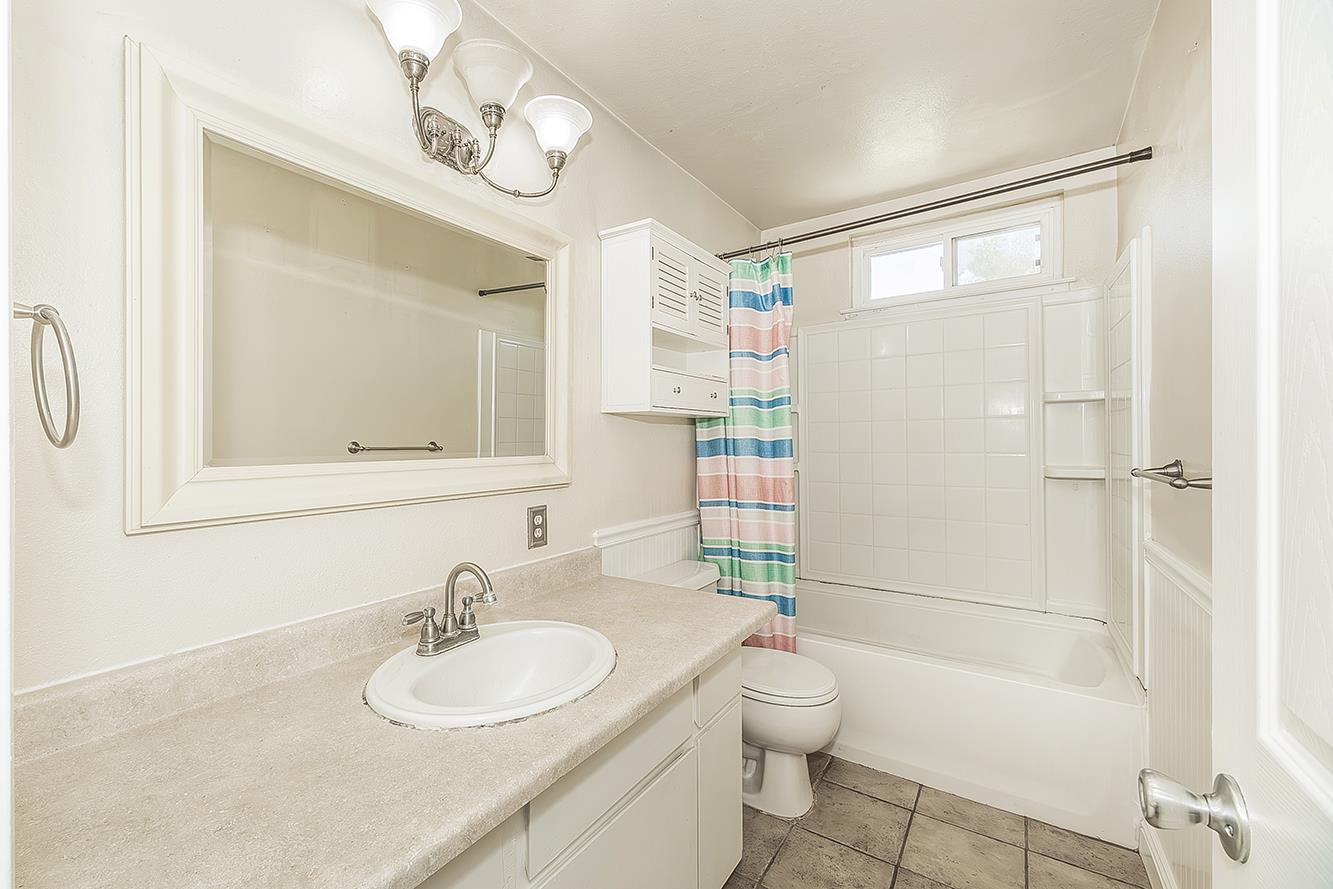 5138 E Ashlan Ave #127, Fresno, CA 93727