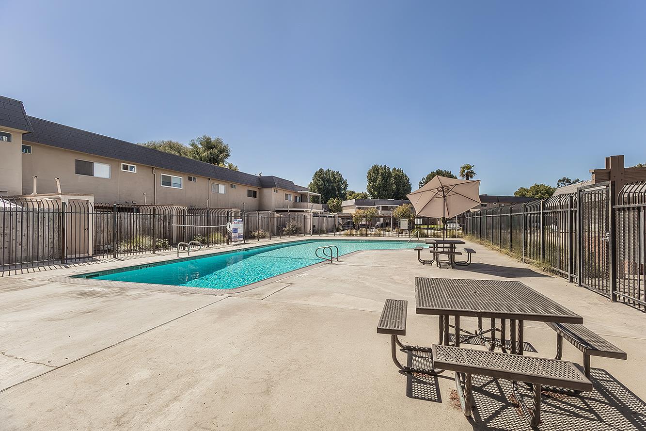 5138 E Ashlan Ave #127, Fresno, CA 93727