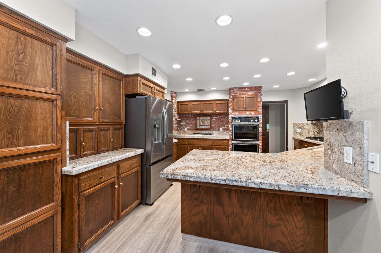 5504 N Parrish Way, Fresno, CA 93711