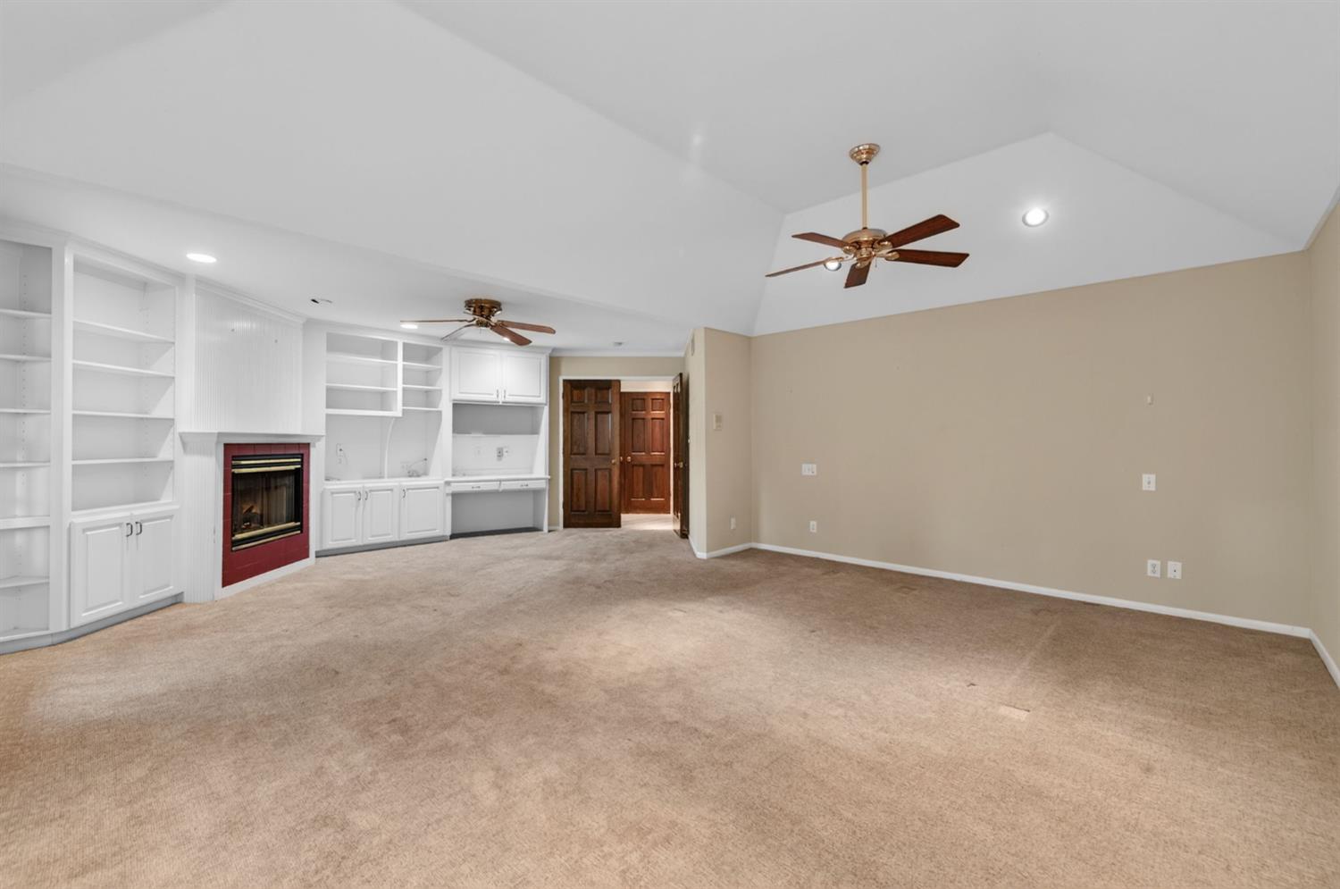 5504 N Parrish Way, Fresno, CA 93711