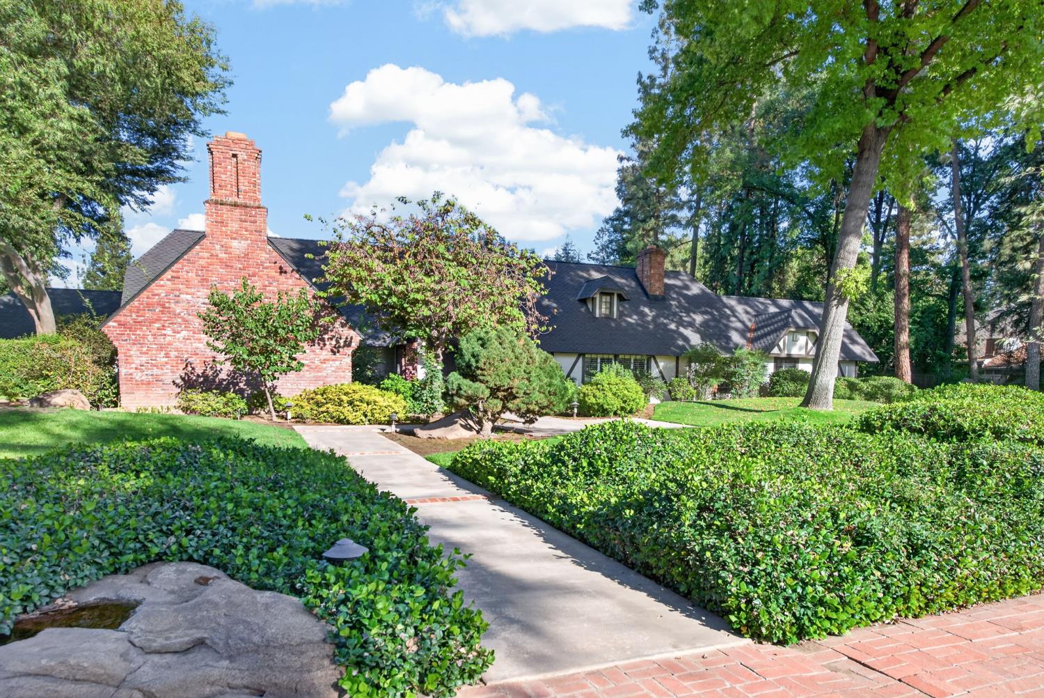 5504 N Parrish Way, Fresno, CA 93711