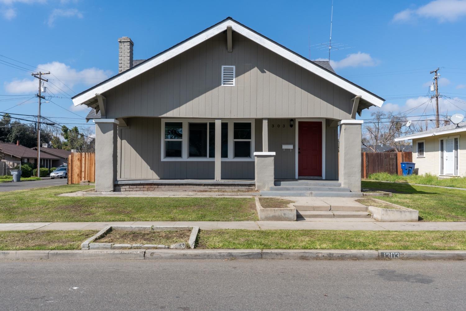1303 N Calaveras St, Fresno, CA 93728