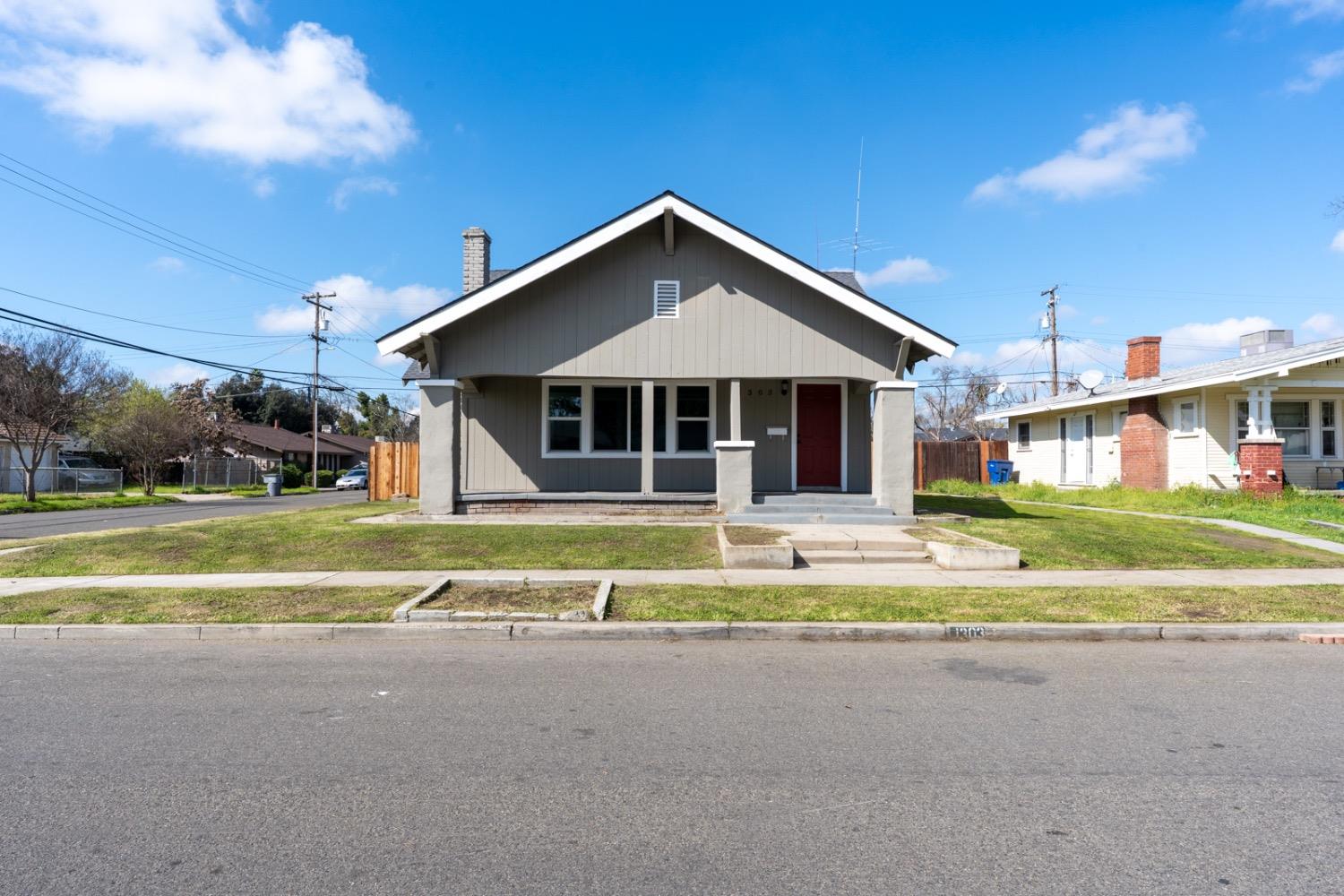1303 N Calaveras St, Fresno, CA 93728