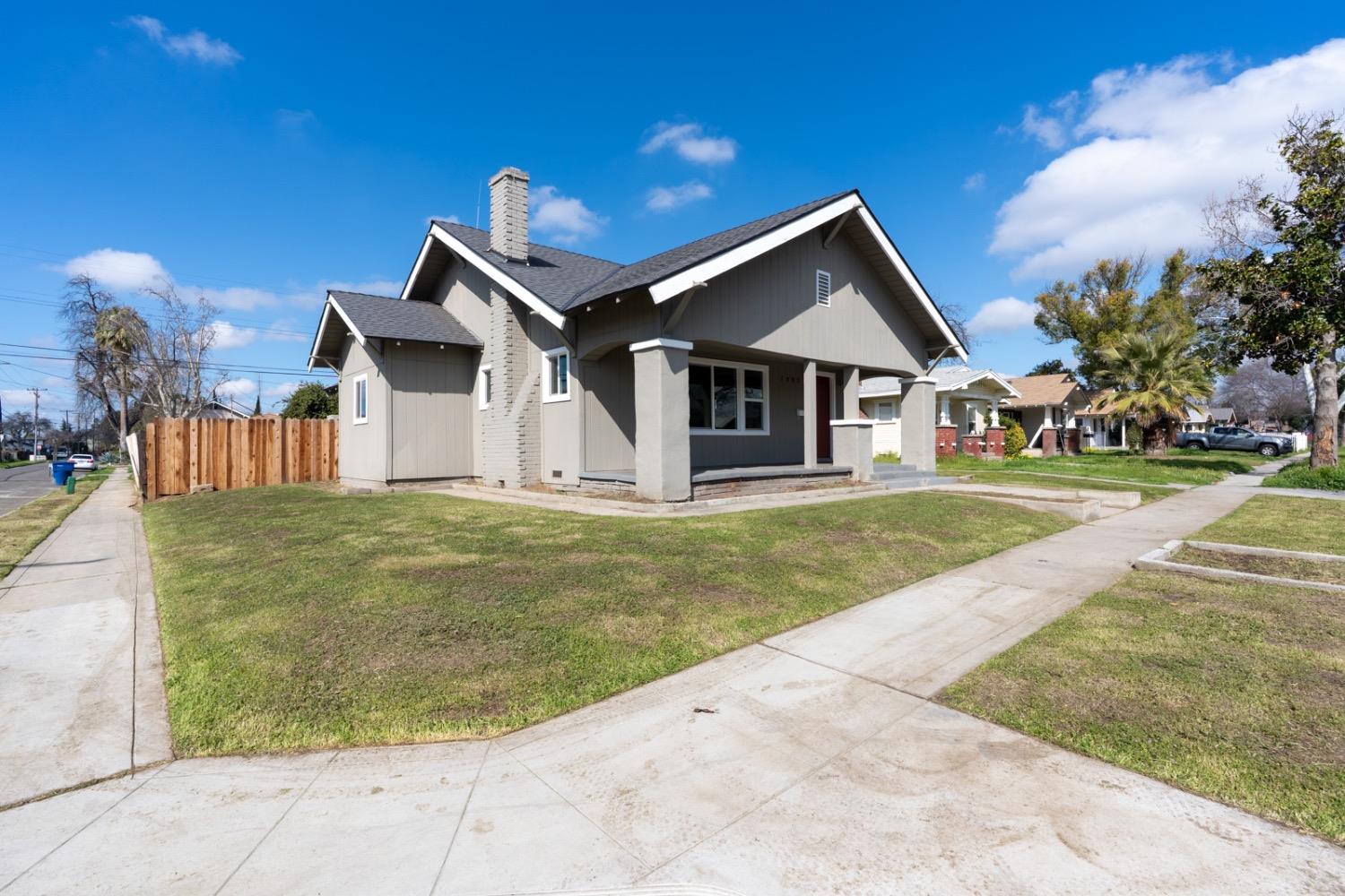 1303 N Calaveras St, Fresno, CA 93728