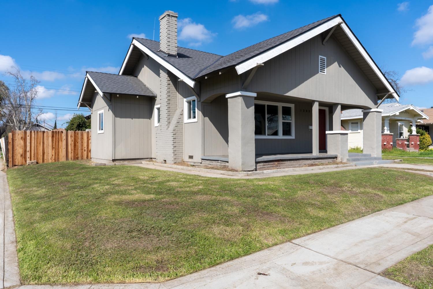 1303 N Calaveras St, Fresno, CA 93728