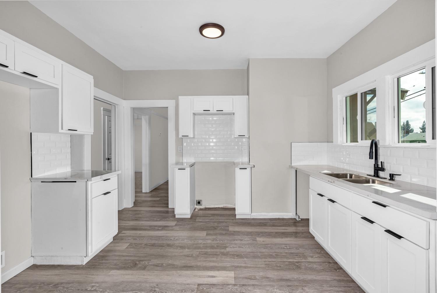 1303 N Calaveras St, Fresno, CA 93728