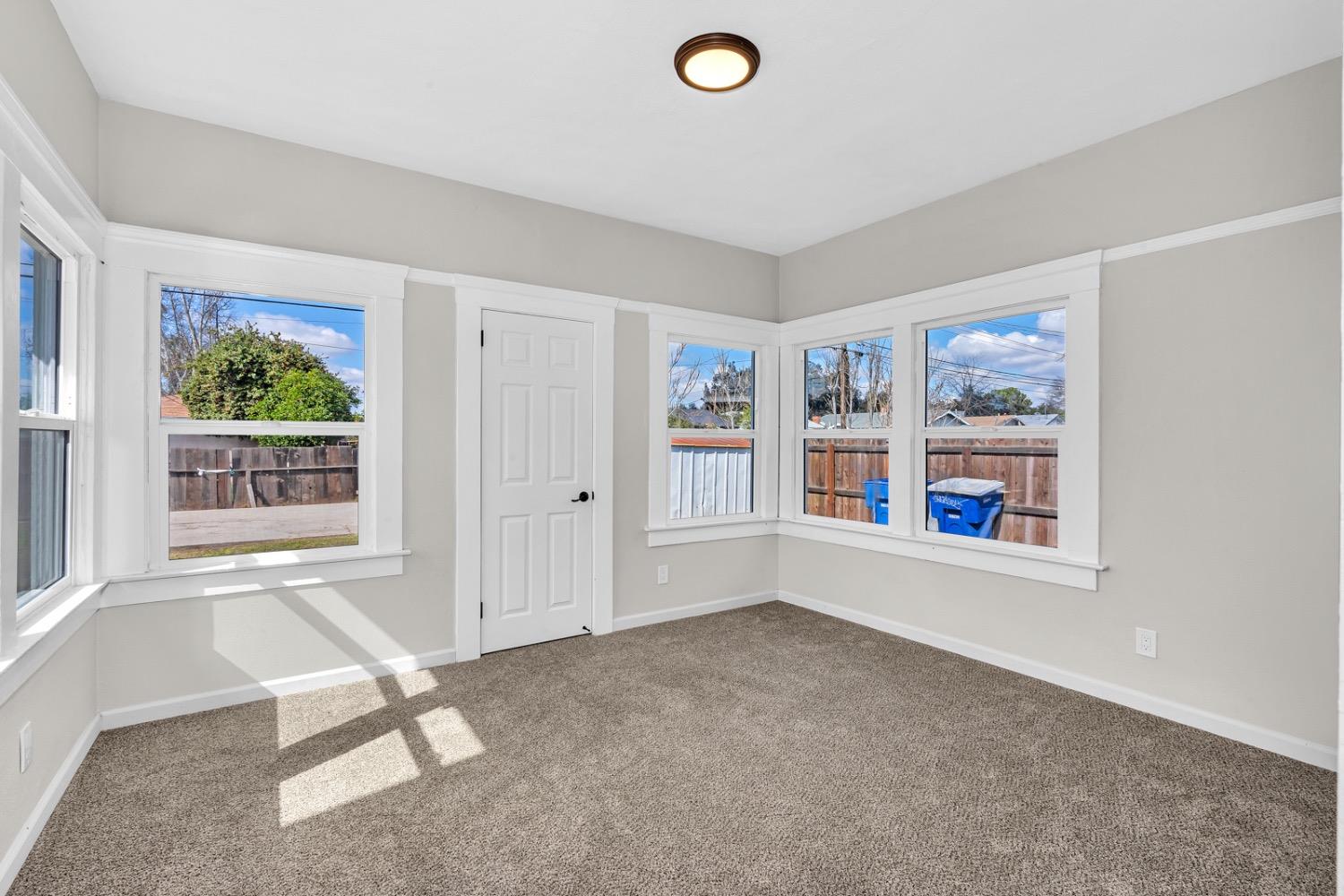 1303 N Calaveras St, Fresno, CA 93728