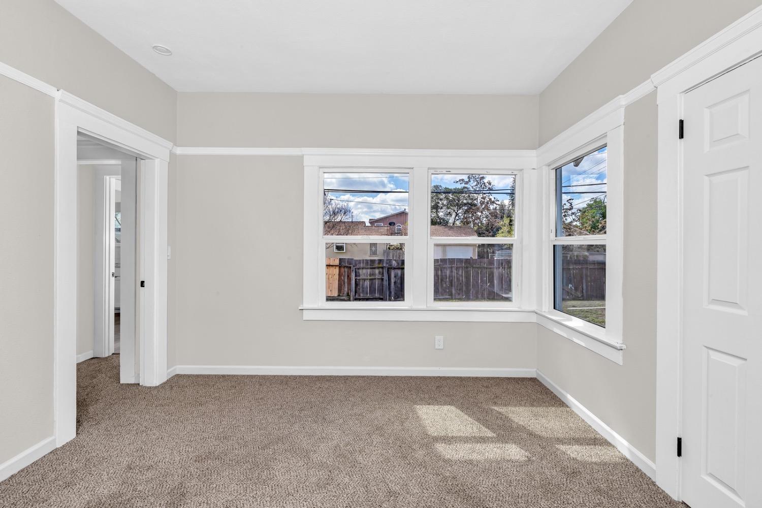 1303 N Calaveras St, Fresno, CA 93728