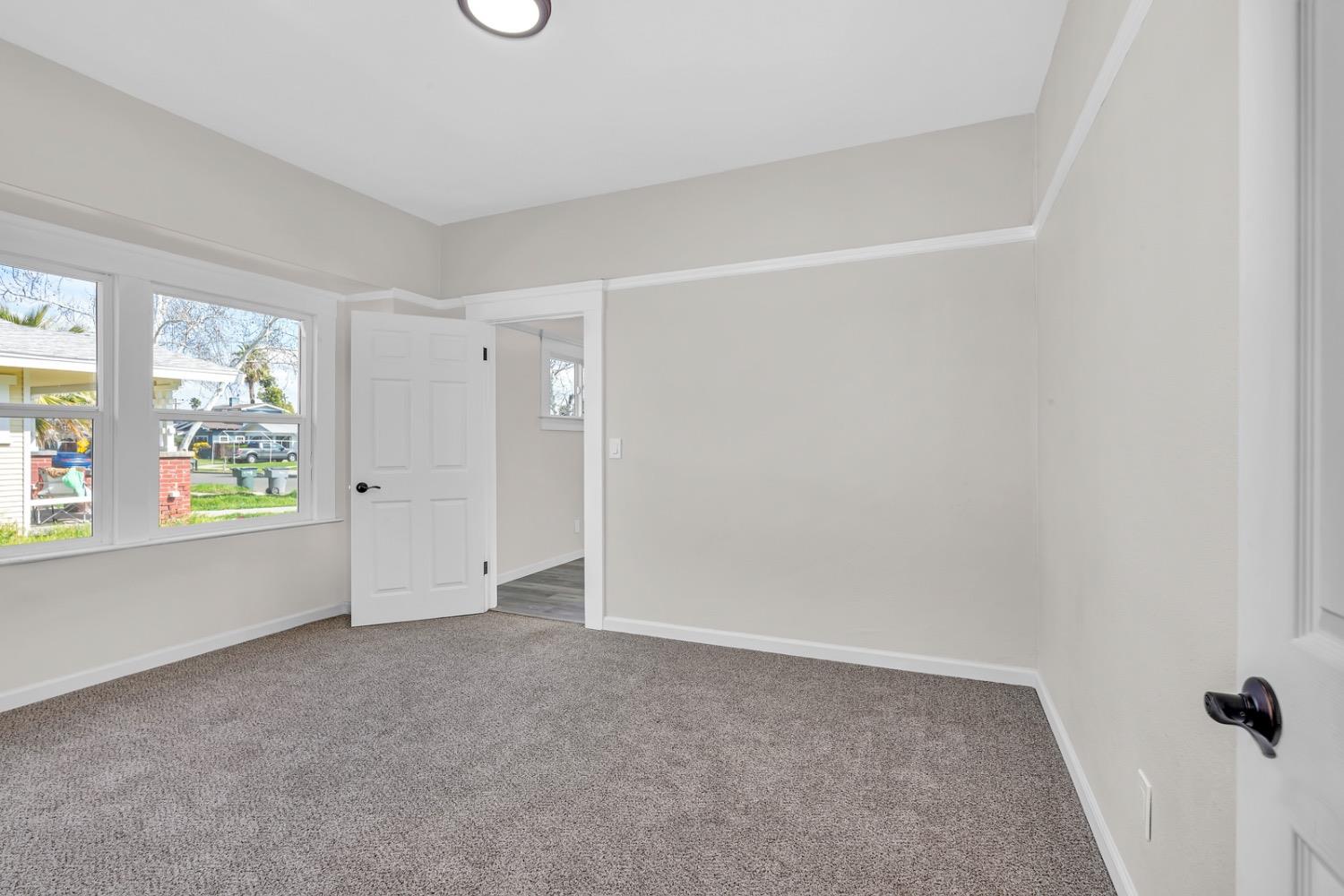 1303 N Calaveras St, Fresno, CA 93728