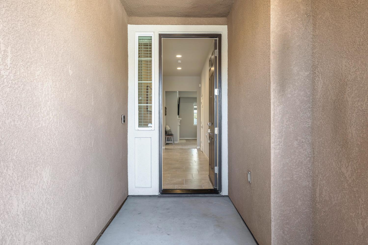 4052 Flint Ave, Clovis, CA 93619