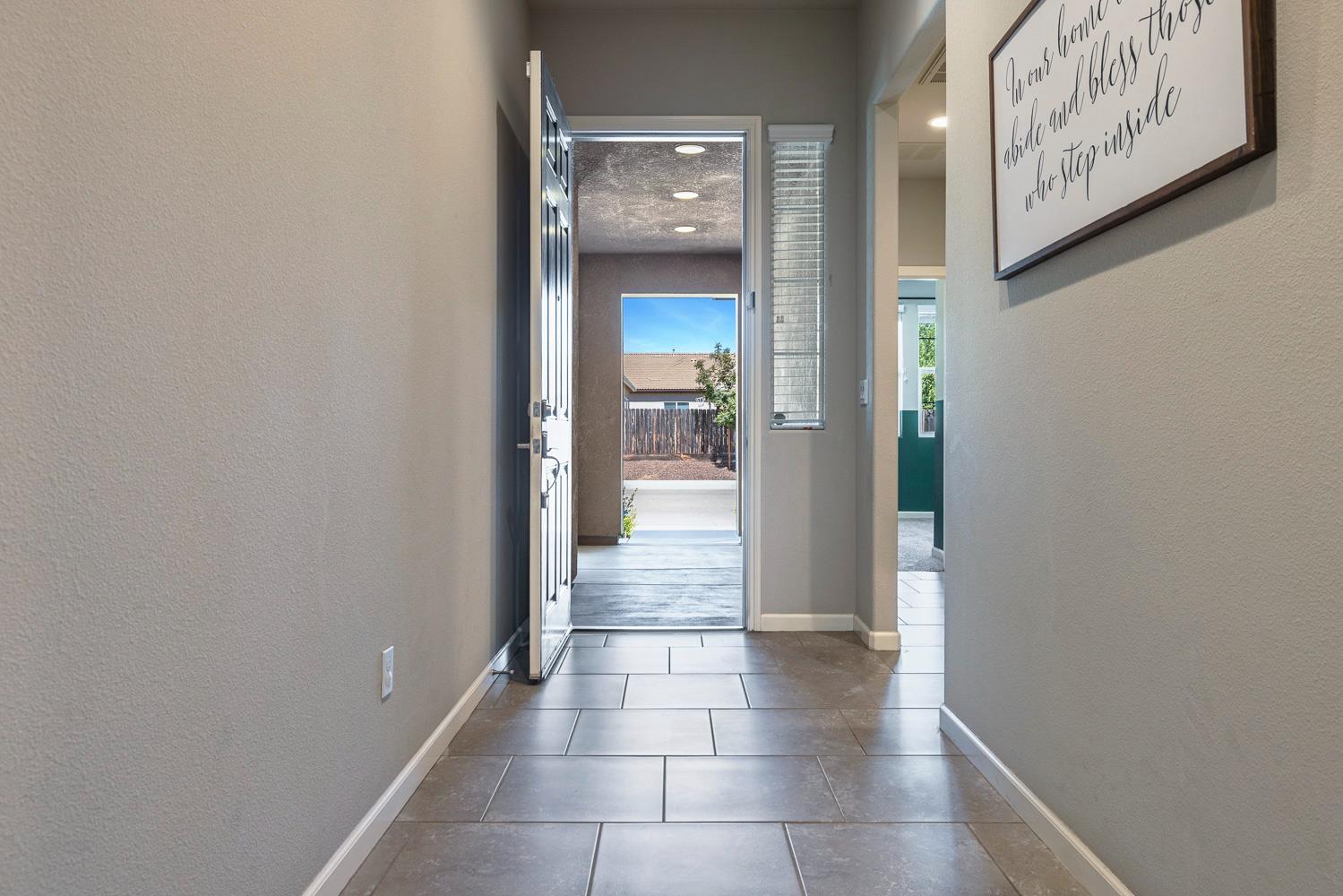 4052 Flint Ave, Clovis, CA 93619