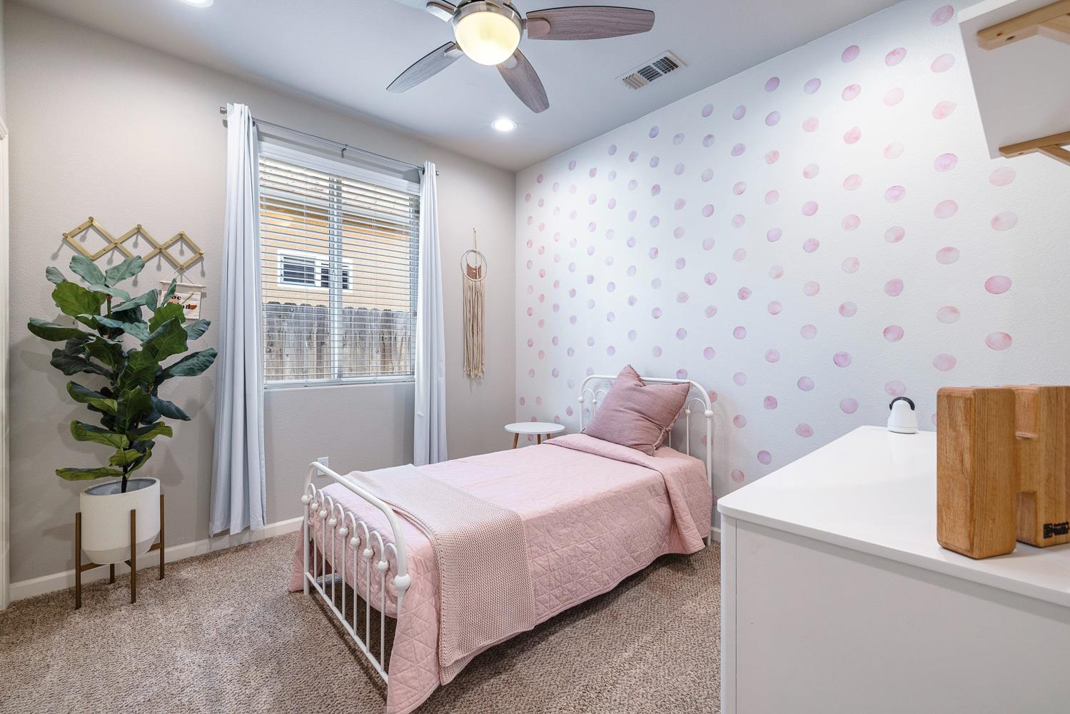 4052 Flint Ave, Clovis, CA 93619