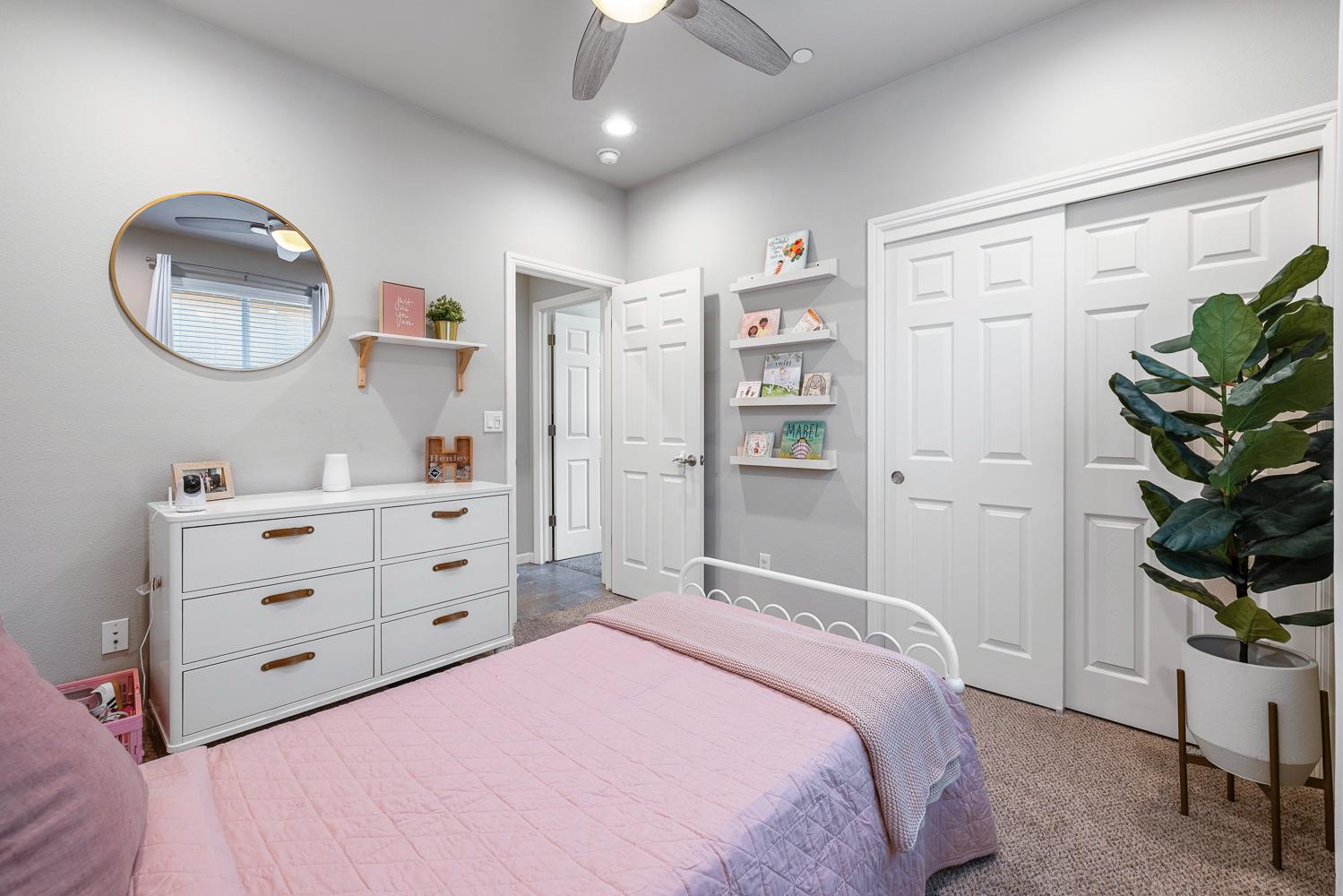 4052 Flint Ave, Clovis, CA 93619